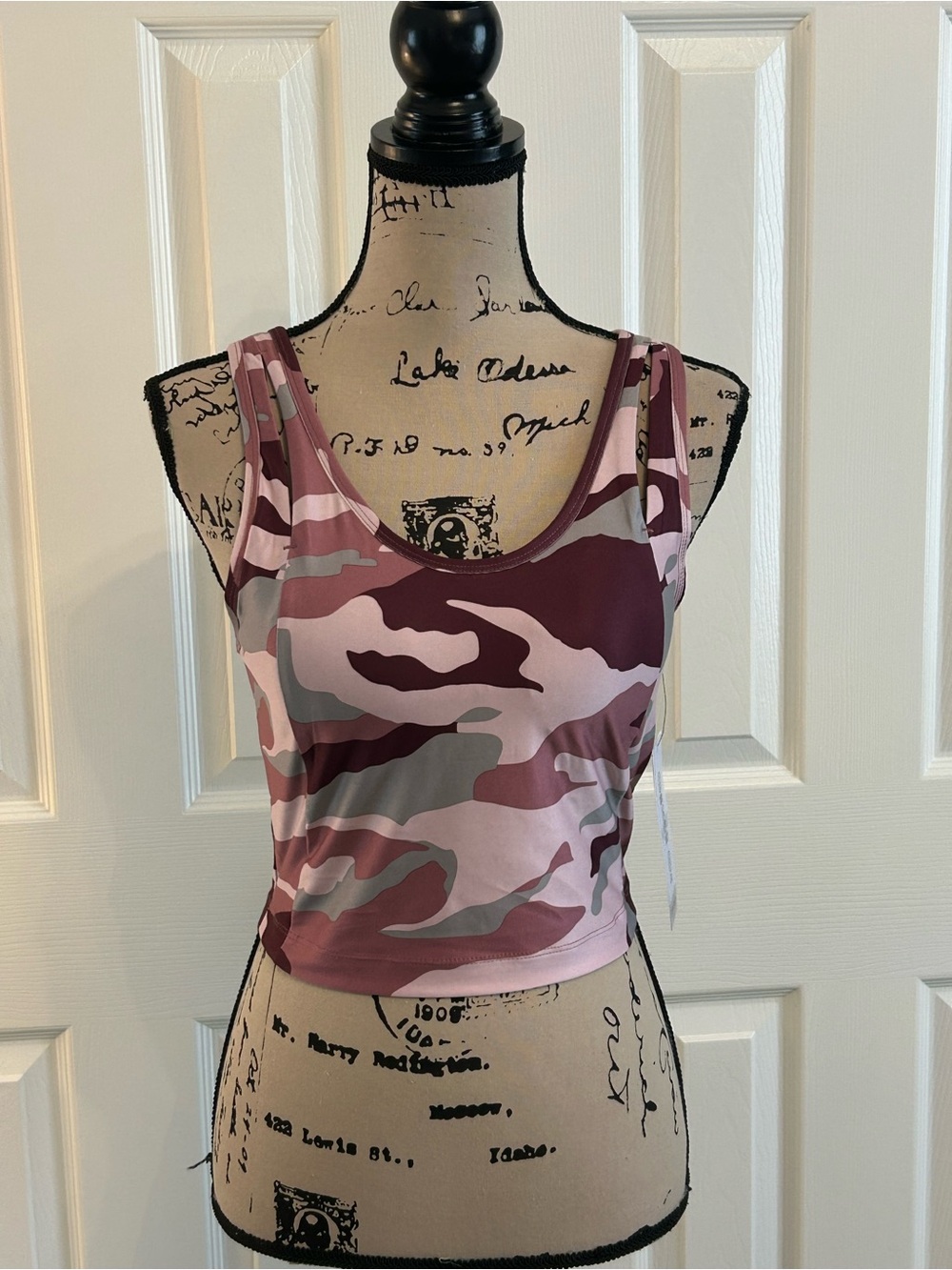 Nine West pink Active Camouflage Cropped Tank Top /Longline Sports Bra. Medium